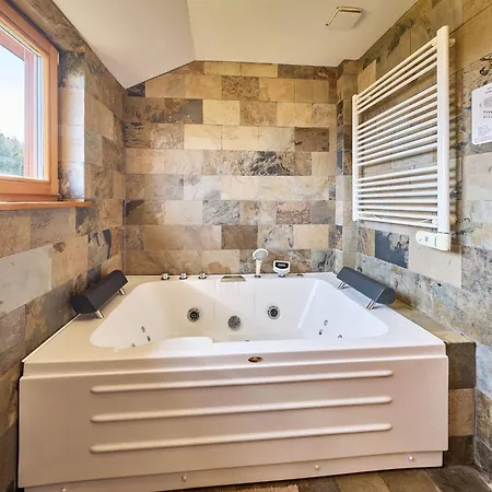 Domek alpejski Timber With Hydromassage By Interhome